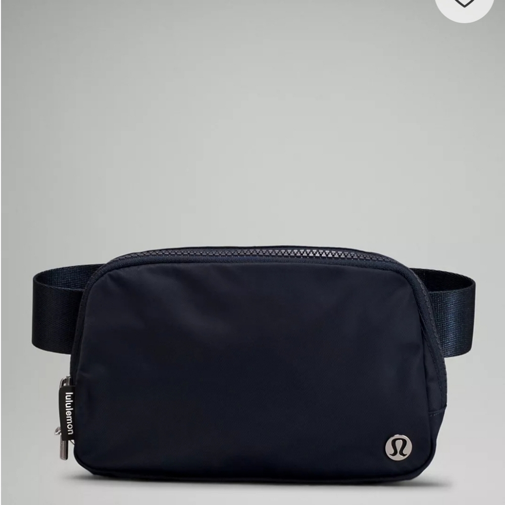NWT Lululemon Everywhere Belt Bag 1L in Black
